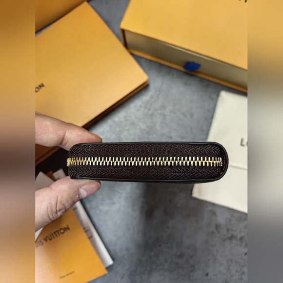 Louis Vuitton Monogram Zippy Coin Purse Wallet - Picture 7 of 13